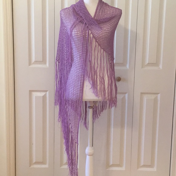 XOXO Accessories - Beautiful Lilac Crocheted Wrap